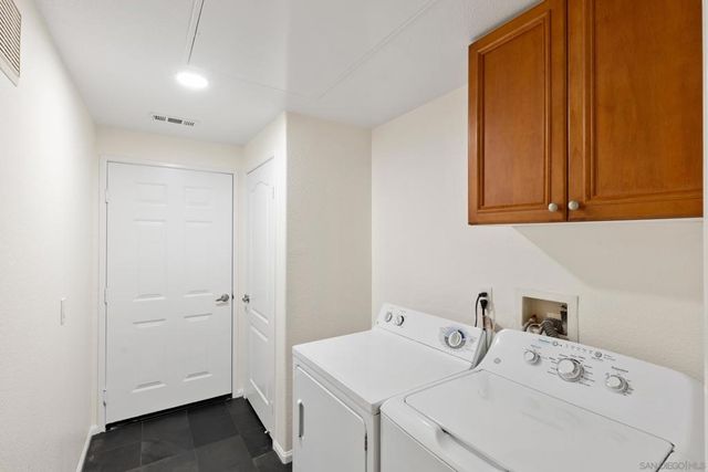 12685 Savannah Creek Dr 261, San Diego, CA 92128