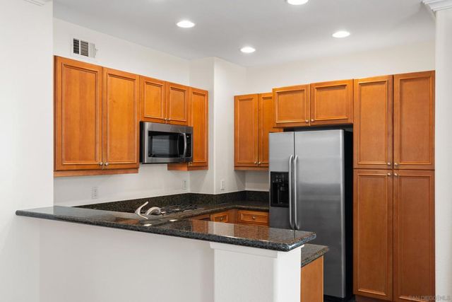 12685 Savannah Creek Dr 261, San Diego, CA 92128