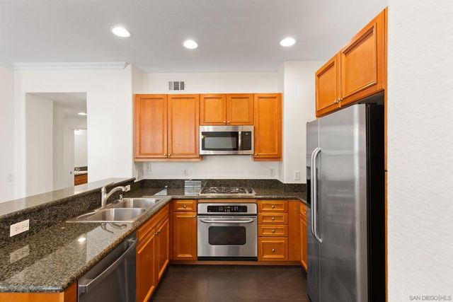 12685 Savannah Creek Dr 261, San Diego, CA 92128