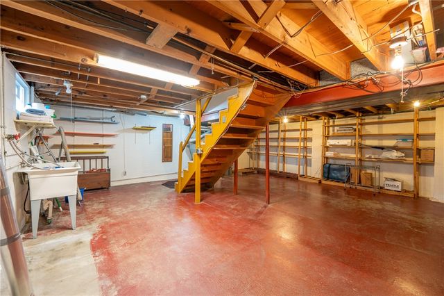 136 Joanne Dr, Latrobe, PA 15650