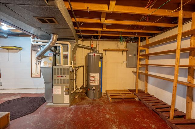 136 Joanne Dr, Latrobe, PA 15650