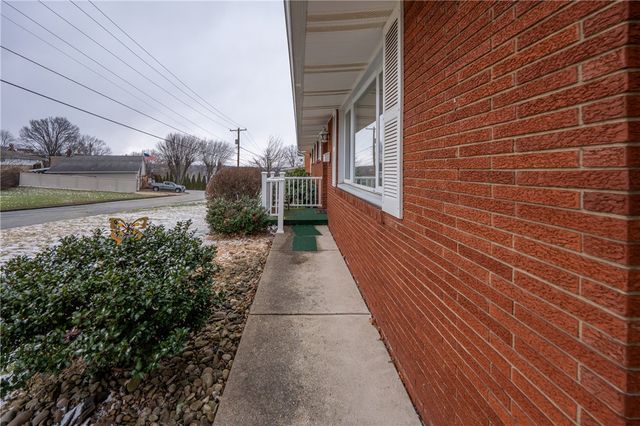 136 Joanne Dr, Latrobe, PA 15650