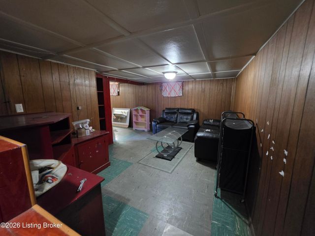 1623 S 28th St, Louisville, KY 40211