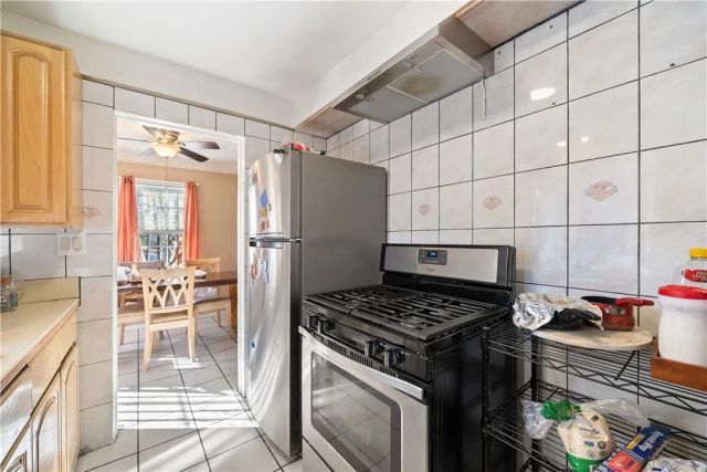 11138 Linden, Lynwood, CA 90262