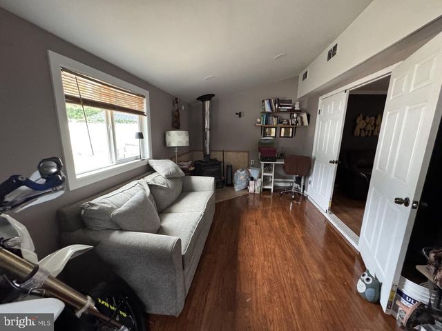 609 FAIRHILL RD, Morrisville, PA 19067