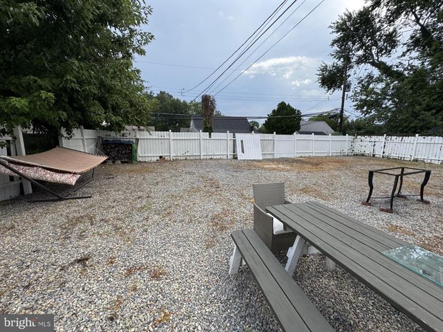 609 FAIRHILL RD, Morrisville, PA 19067