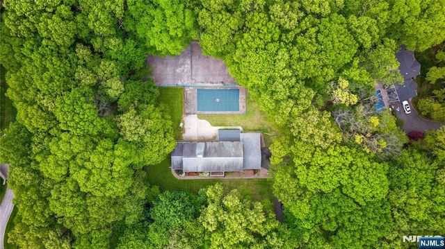 75 Woodcliff Lake Road, Saddle River, NJ 07458