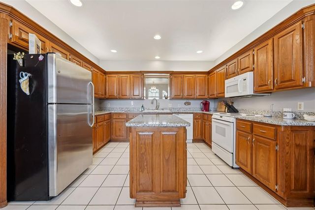 11941 N Mustang Road, Yukon, OK 73099