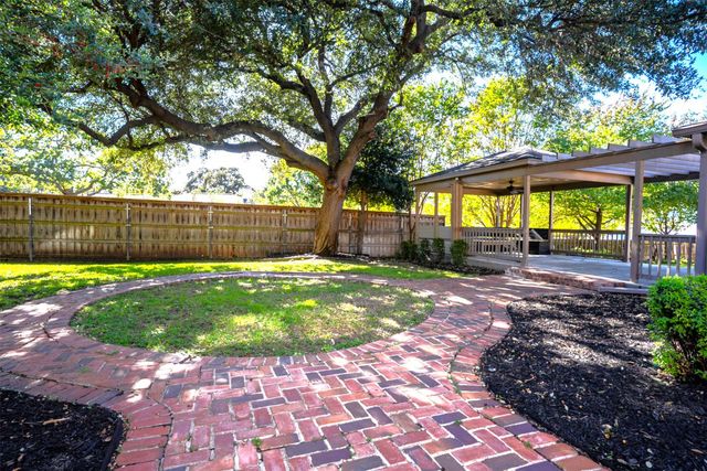 3812 Lands End Street, Fort Worth, TX 76109