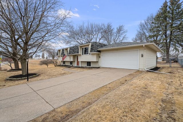 20 Valley Drive, Park View, IA 52748