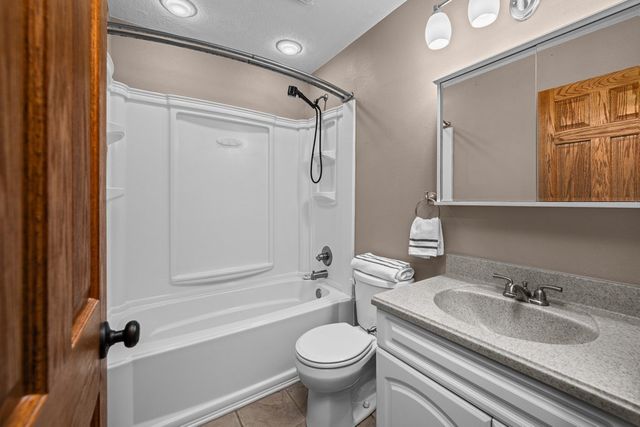 20 Valley Drive, Park View, IA 52748