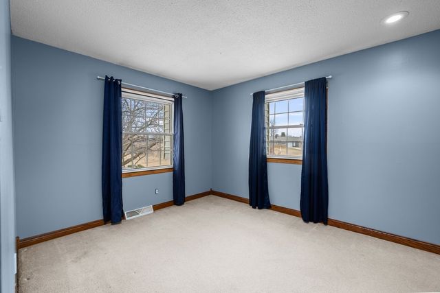 20 Valley Drive, Park View, IA 52748