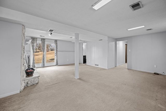 20 Valley Drive, Park View, IA 52748