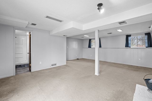 20 Valley Drive, Park View, IA 52748