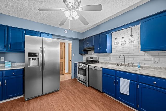 20 Valley Drive, Park View, IA 52748