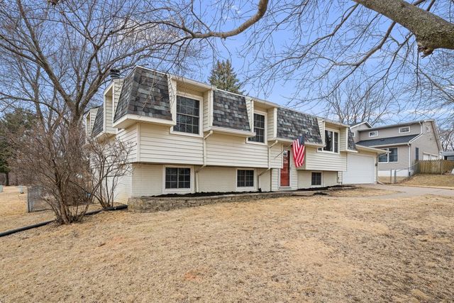 20 Valley Drive, Park View, IA 52748