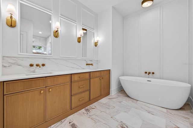 8101 COUNTRY CLUB ROAD N, St Petersburg, FL 33710