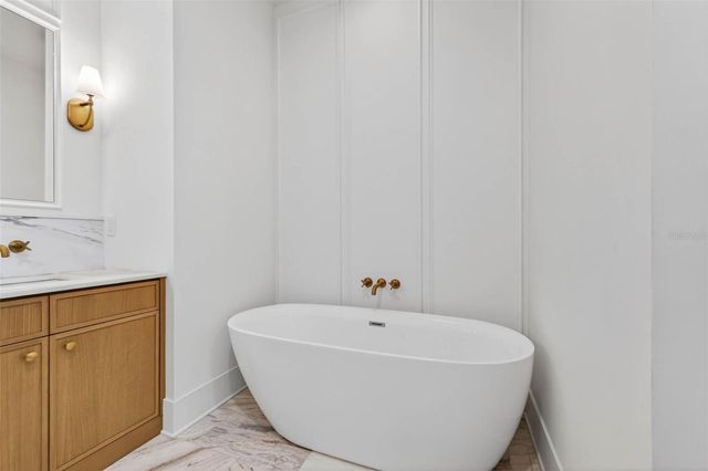 8101 COUNTRY CLUB ROAD N, St Petersburg, FL 33710