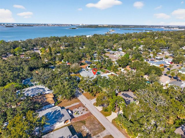 8101 COUNTRY CLUB ROAD N, St Petersburg, FL 33710