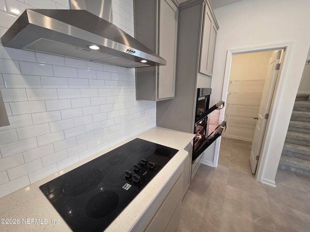 3527 AMERICANA Drive, Green Cove Springs, FL 32043