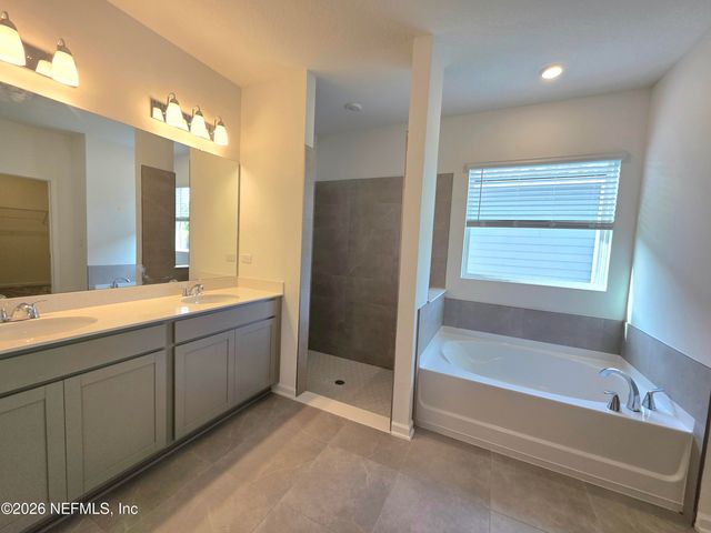 3527 AMERICANA Drive, Green Cove Springs, FL 32043