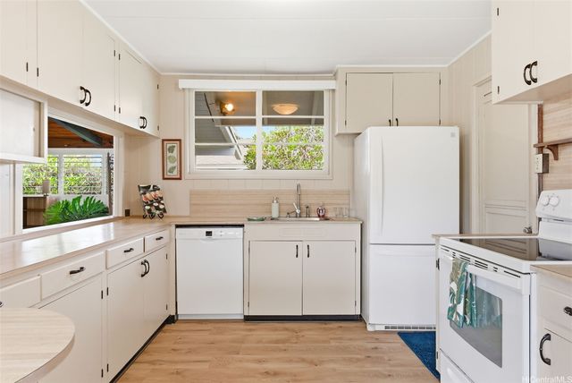 661 N Kainalu Drive, Kailua, HI 96734