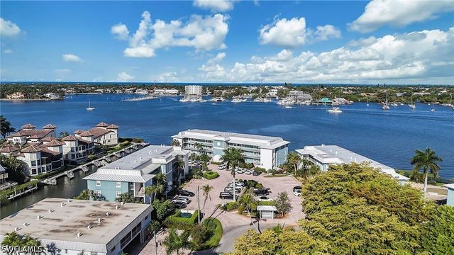 1200 Blue Point AVE A2, Naples, FL 34102