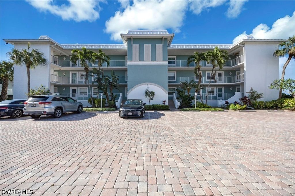1200 Blue Point AVE A2, Naples, FL 34102