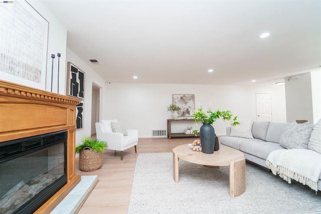 4167 Sunflower Ct, Union City, CA 94587