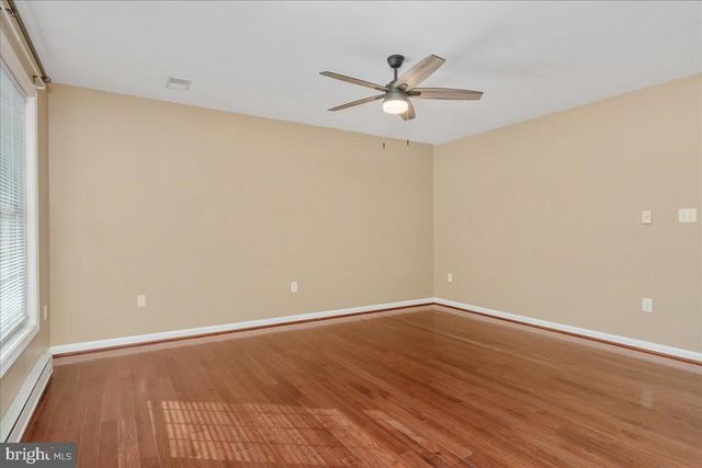 37 COLONIAL DR S #B, Hagerstown, MD 21740