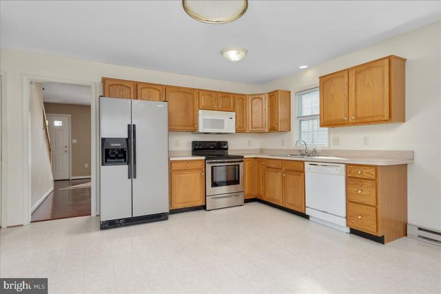 37 COLONIAL DR S #B, Hagerstown, MD 21740