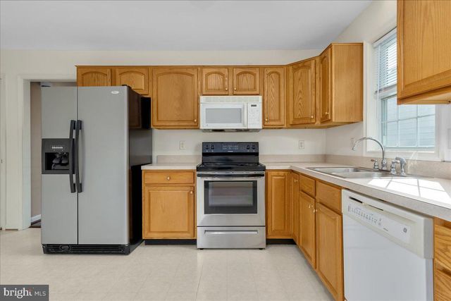 37 COLONIAL DR S #B, Hagerstown, MD 21740