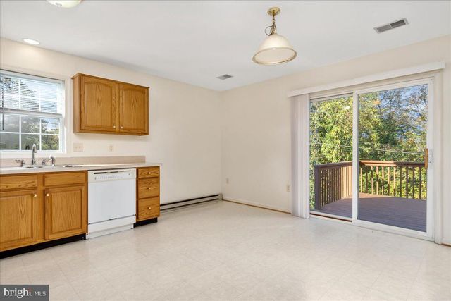 37 COLONIAL DR S #B, Hagerstown, MD 21740