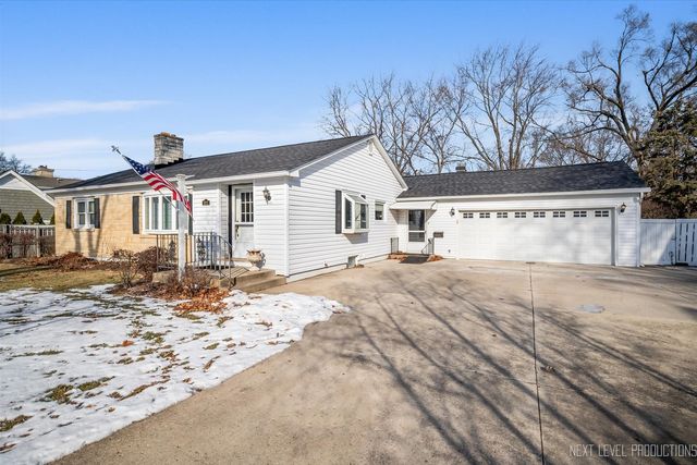 1011 James Street, Geneva, IL 60134