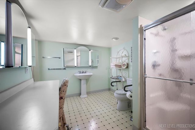 1011 James Street, Geneva, IL 60134