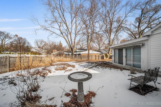 1011 James Street, Geneva, IL 60134