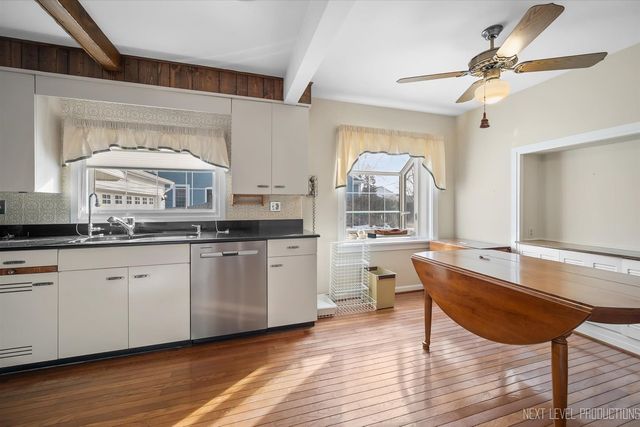 1011 James Street, Geneva, IL 60134