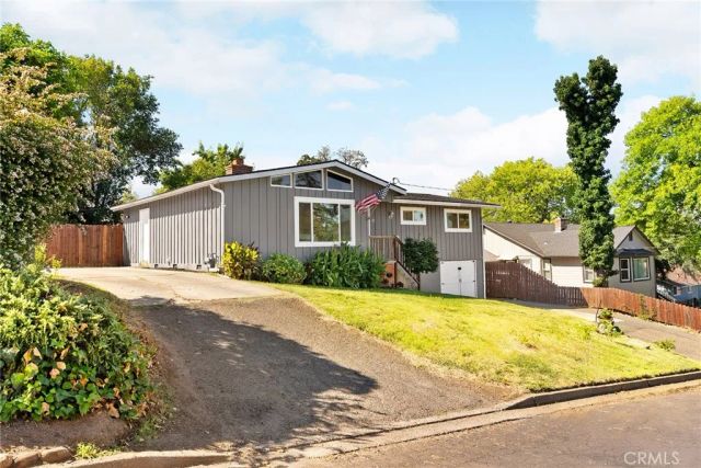 22 Oak Park Way, Oroville, CA 95966