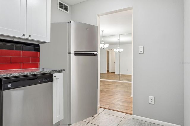 4606 W GRAY STREET 105, Tampa, FL 33609