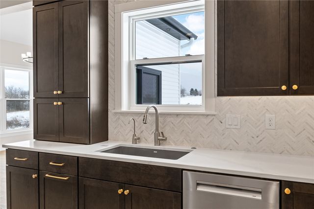 4050 Calder Drive, Marion, IA 52302