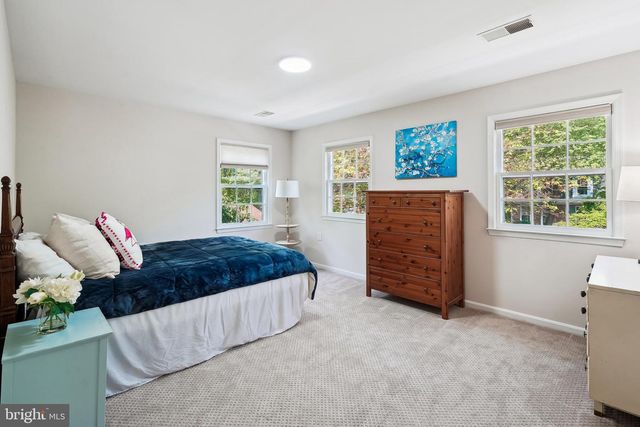 12871 VALLEYWOOD DR, Woodbridge, VA 22192