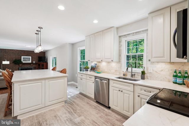 12871 VALLEYWOOD DR, Woodbridge, VA 22192
