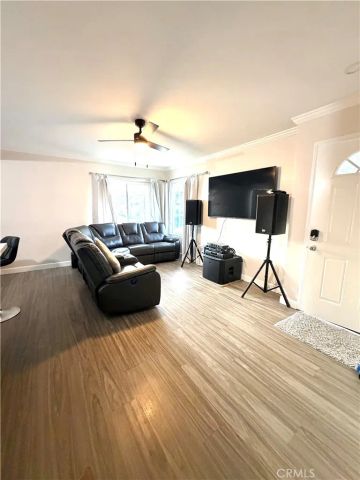 1183 Woodrail Dr, Vista, CA 92083