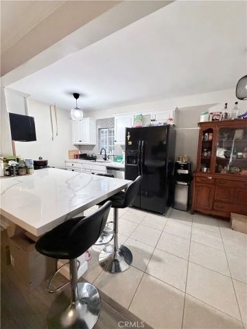 1183 Woodrail Dr, Vista, CA 92083