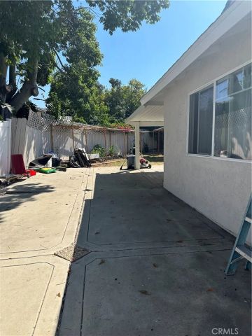 1183 Woodrail Dr, Vista, CA 92083