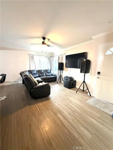 1183 Woodrail Dr, Vista, CA 92083