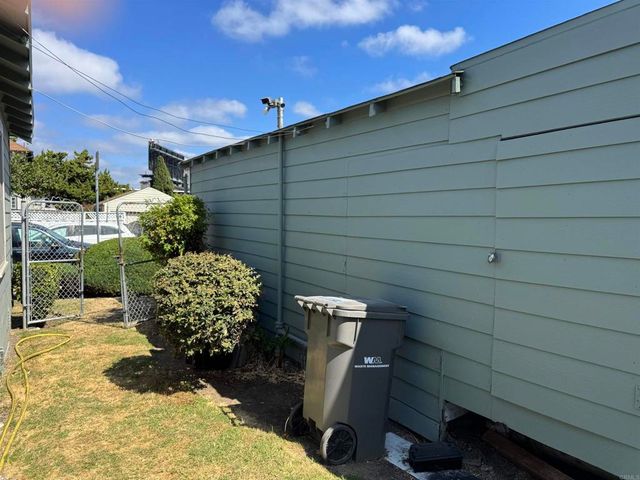 10407 10411 Pontiac Street, Oakland, CA 94603