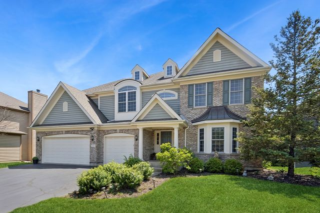 6 Valhalla Court, Lake In The Hills, IL 60156