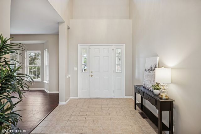 6 Valhalla Court, Lake In The Hills, IL 60156