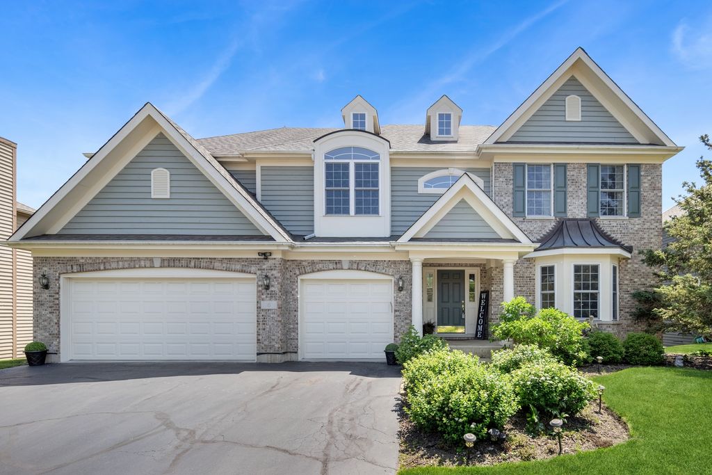6 Valhalla Court, Lake In The Hills, IL 60156